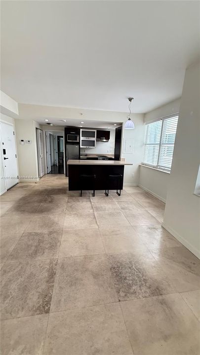For Rent: $2,300 (1 beds, 1 baths, 580 Square Feet)