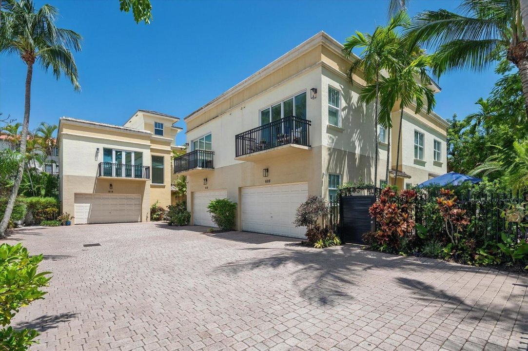 02-Bertanzetti-608 NE 11th Ave-2