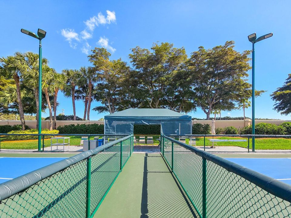 PICKLEBALL COUTTS