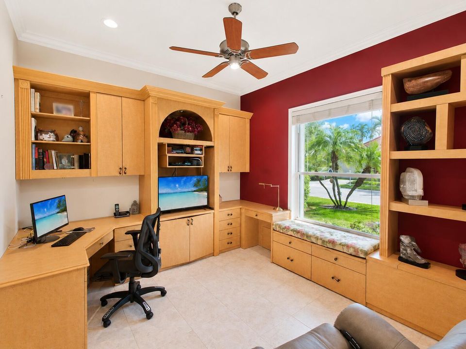 3RD BEDROOM/DEN/OFFICE