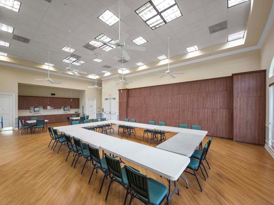 ARTS & CRAFTS ROOM