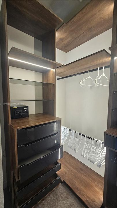 For Rent: $2,800 (3 beds, 2 baths, 1612 Square Feet)