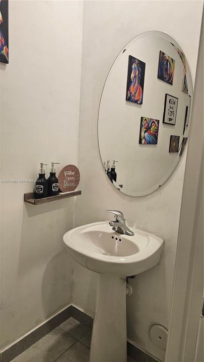 For Rent: $2,800 (3 beds, 2 baths, 1612 Square Feet)