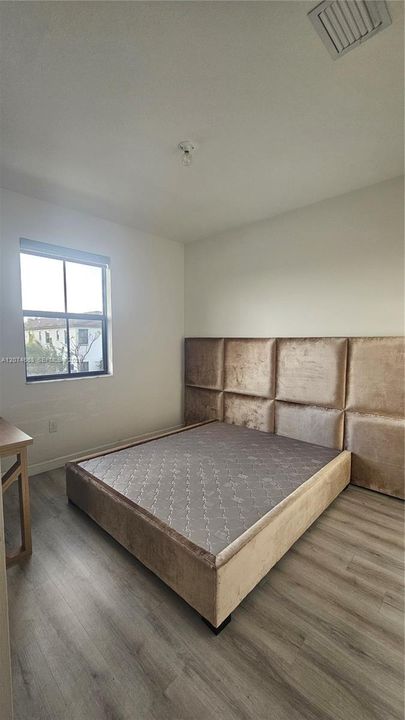 For Rent: $2,800 (3 beds, 2 baths, 1612 Square Feet)