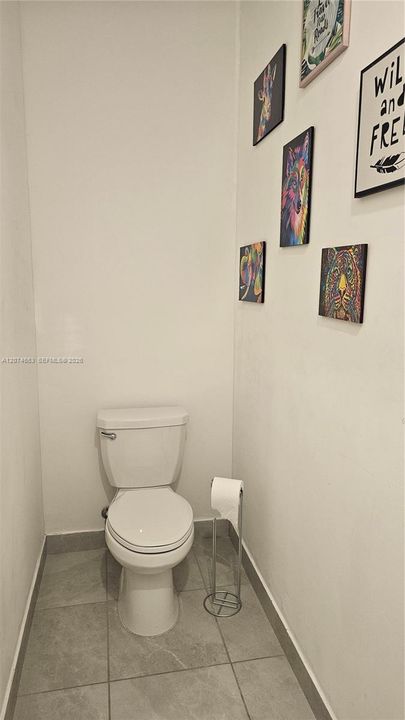 For Rent: $2,800 (3 beds, 2 baths, 1612 Square Feet)