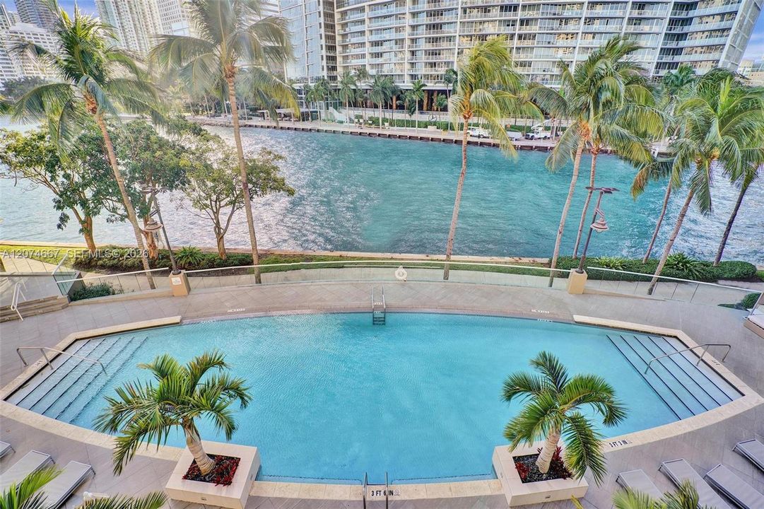 For Rent: $4,500 (1 beds, 1 baths, 1076 Square Feet)