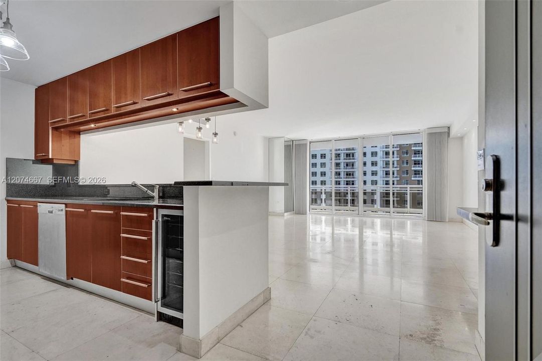 For Rent: $4,500 (1 beds, 1 baths, 1076 Square Feet)