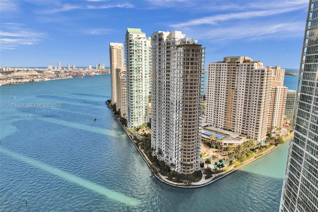 For Rent: $4,500 (1 beds, 1 baths, 1076 Square Feet)