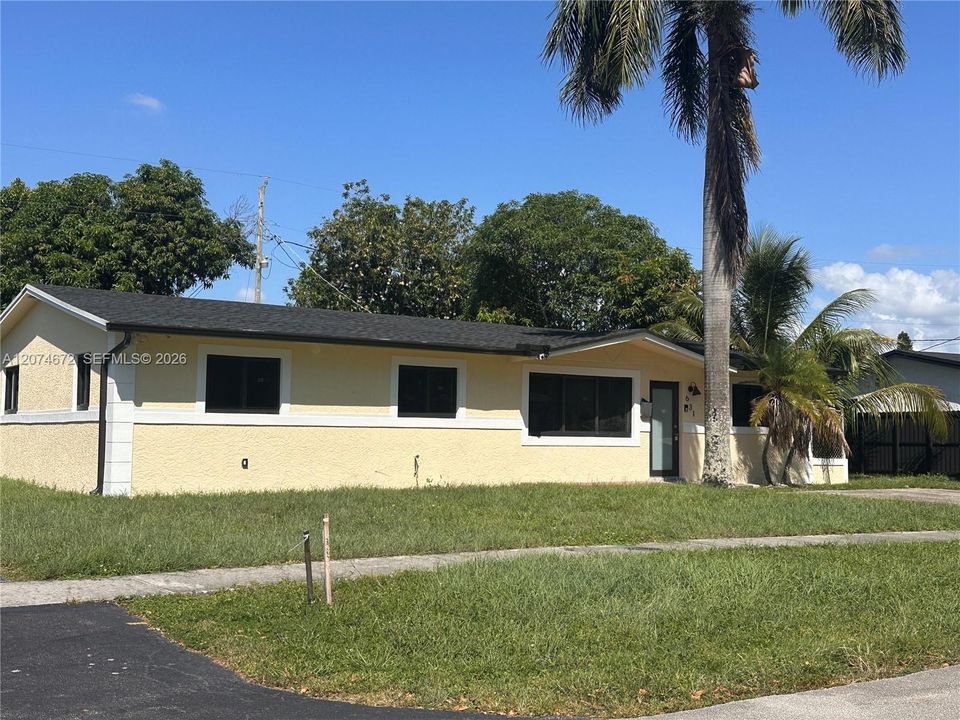 For Sale: $495,000 (4 beds, 2 baths, 1878 Square Feet)
