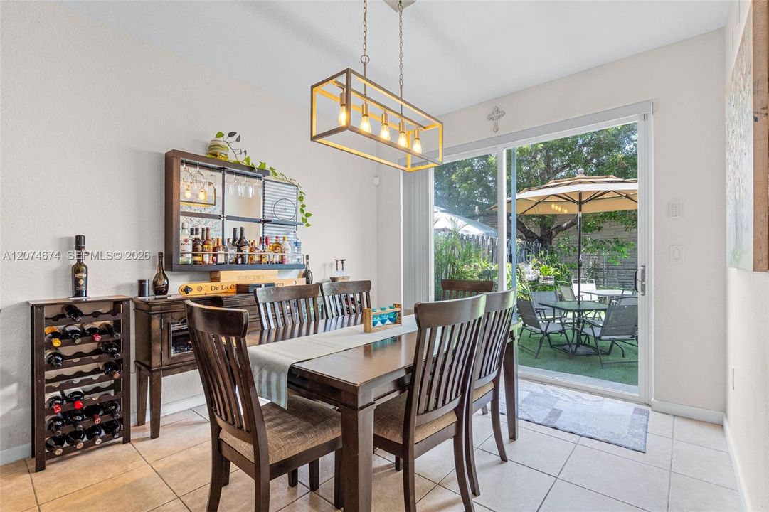 For Sale: $350,000 (4 beds, 3 baths, 1592 Square Feet)