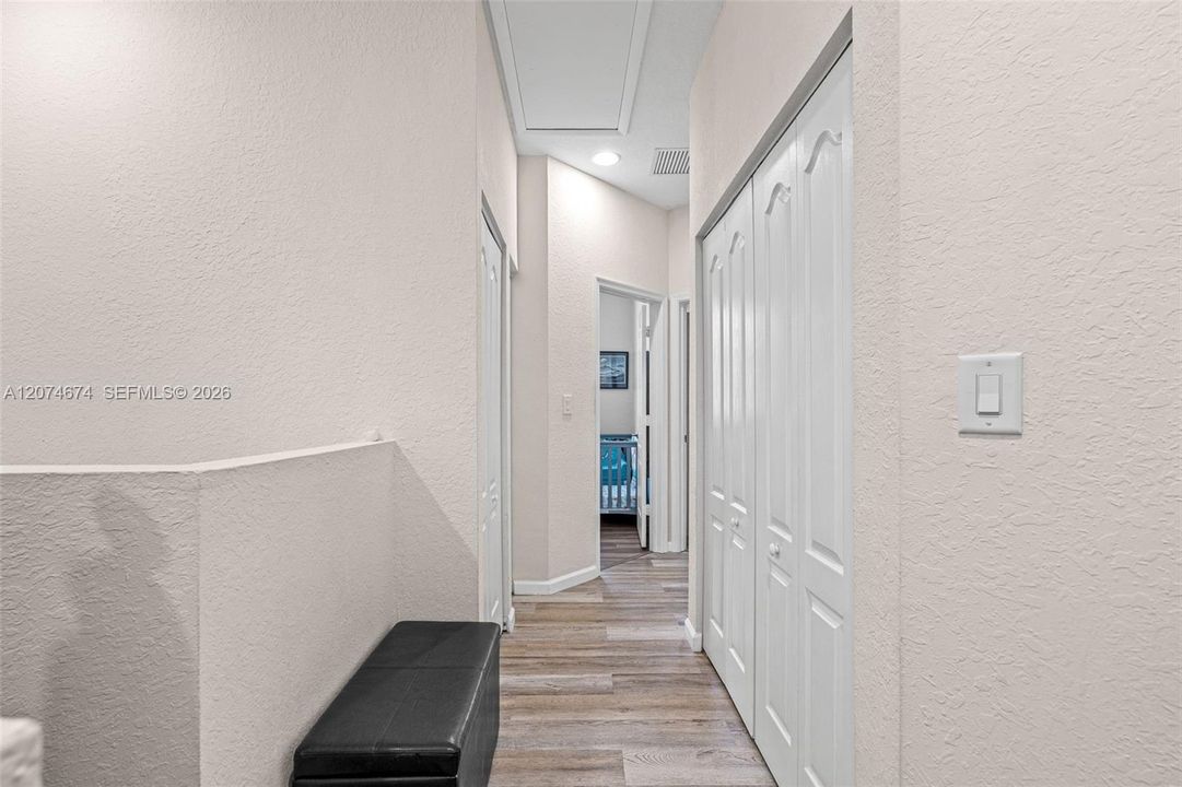For Sale: $350,000 (4 beds, 3 baths, 1592 Square Feet)