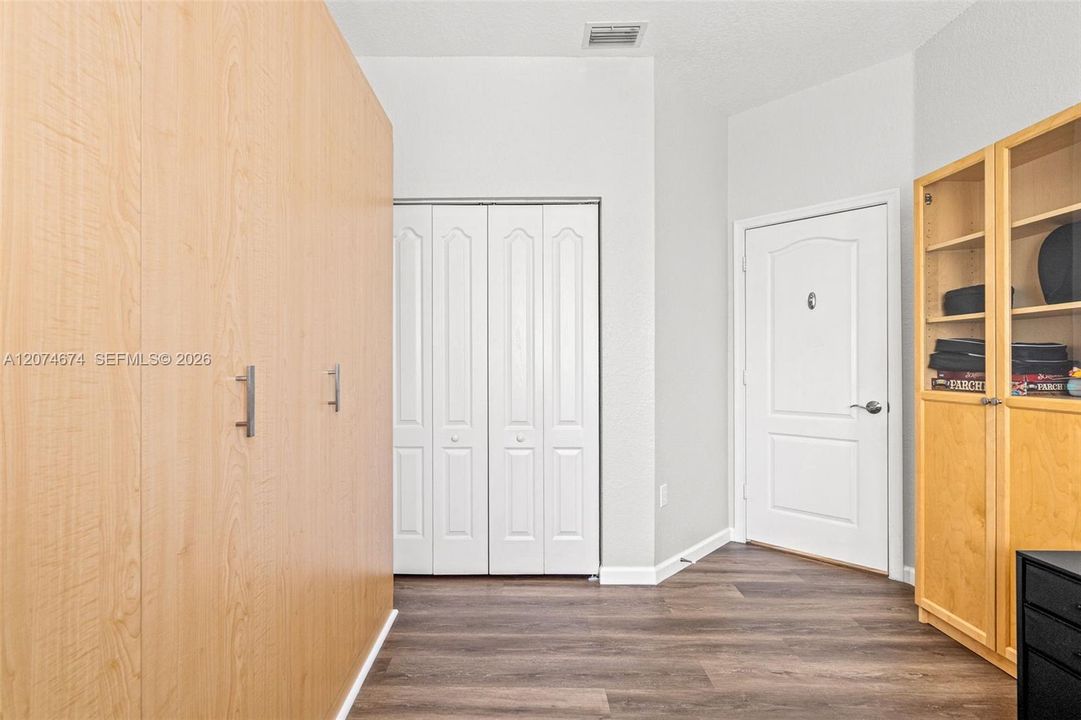 For Sale: $350,000 (4 beds, 3 baths, 1592 Square Feet)