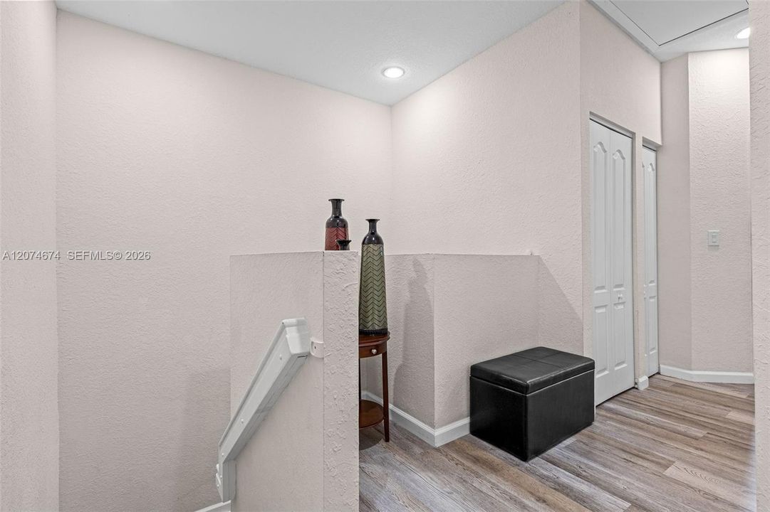 For Sale: $350,000 (4 beds, 3 baths, 1592 Square Feet)