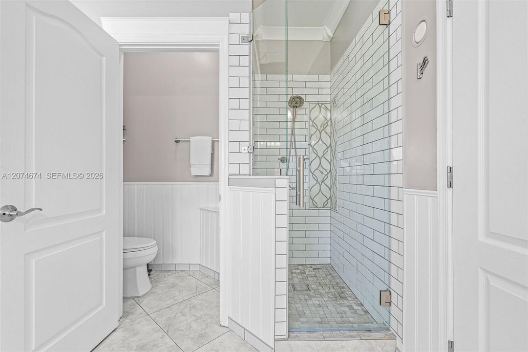 For Sale: $350,000 (4 beds, 3 baths, 1592 Square Feet)