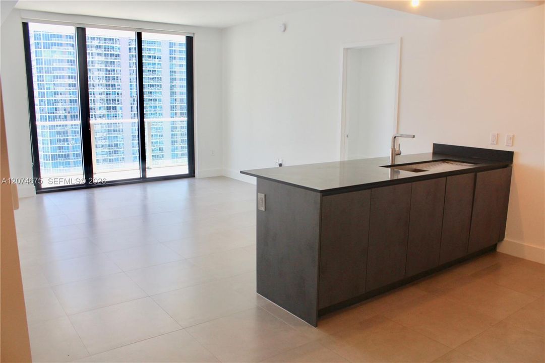 For Rent: $6,900 (2 beds, 3 baths, 1283 Square Feet)
