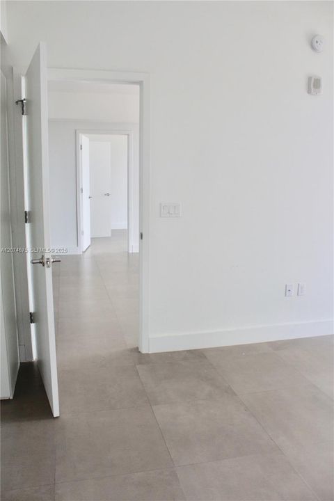 For Rent: $6,900 (2 beds, 3 baths, 1283 Square Feet)
