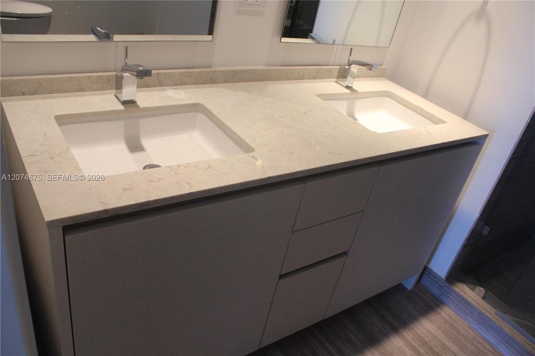 For Rent: $6,900 (2 beds, 3 baths, 1283 Square Feet)