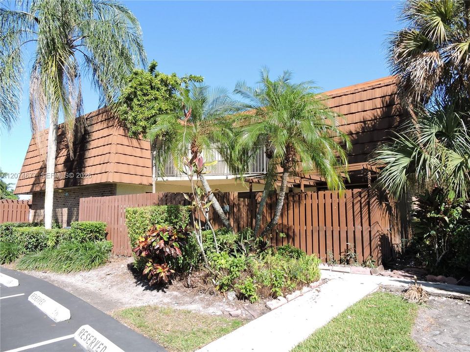 En Venta: $439,900 (3 camas, 2 baños, 1654 Pies cuadrados)