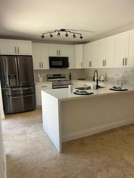 En Venta: $439,900 (3 camas, 2 baños, 1654 Pies cuadrados)