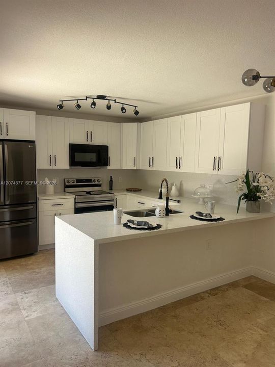 En Venta: $439,900 (3 camas, 2 baños, 1654 Pies cuadrados)