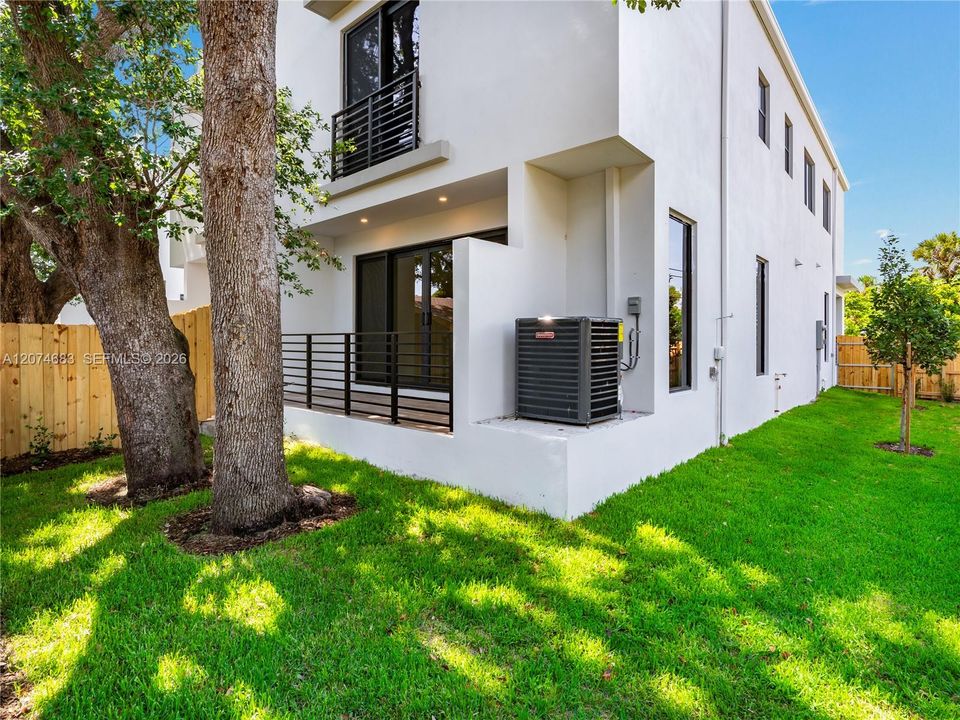 For Rent: $5,750 (4 beds, 3 baths, 2447 Square Feet)