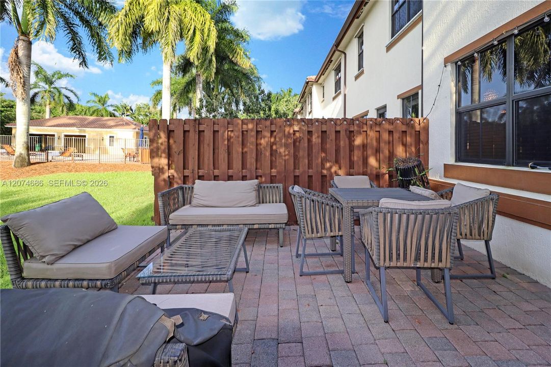 En Venta: $625,000 (4 camas, 3 baños, 2260 Pies cuadrados)