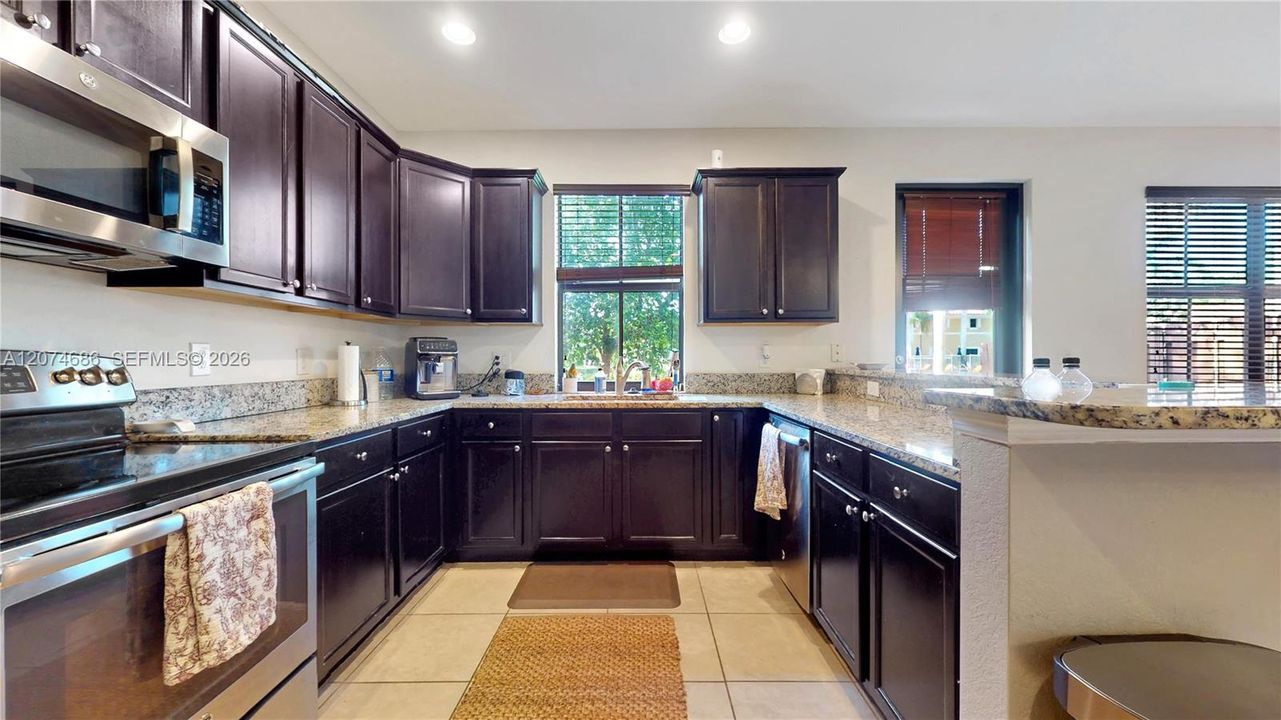 En Venta: $625,000 (4 camas, 3 baños, 2260 Pies cuadrados)