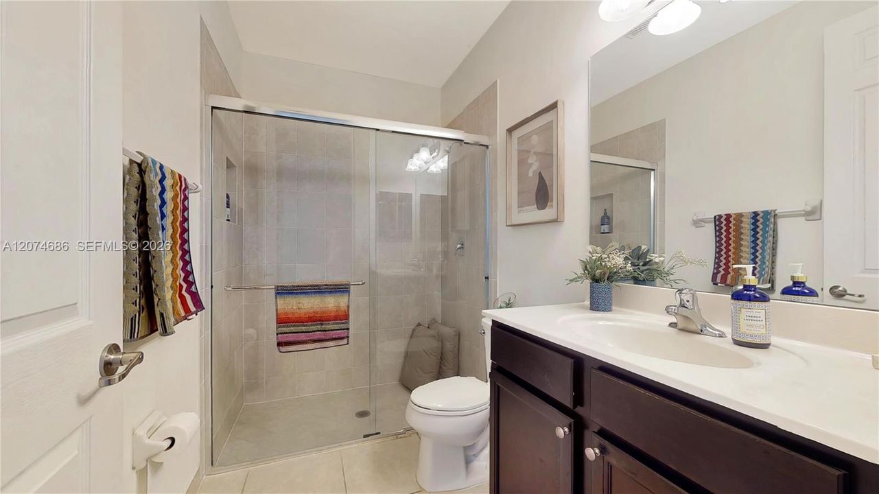 En Venta: $625,000 (4 camas, 3 baños, 2260 Pies cuadrados)