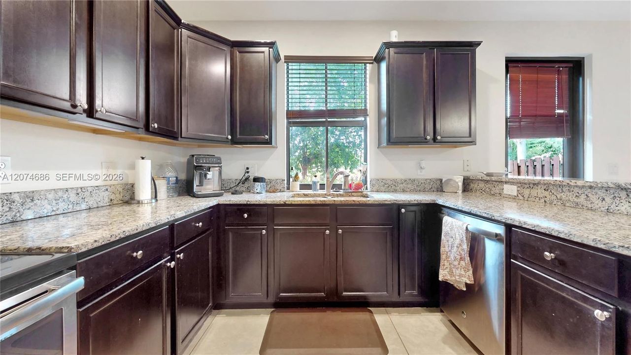 En Venta: $625,000 (4 camas, 3 baños, 2260 Pies cuadrados)