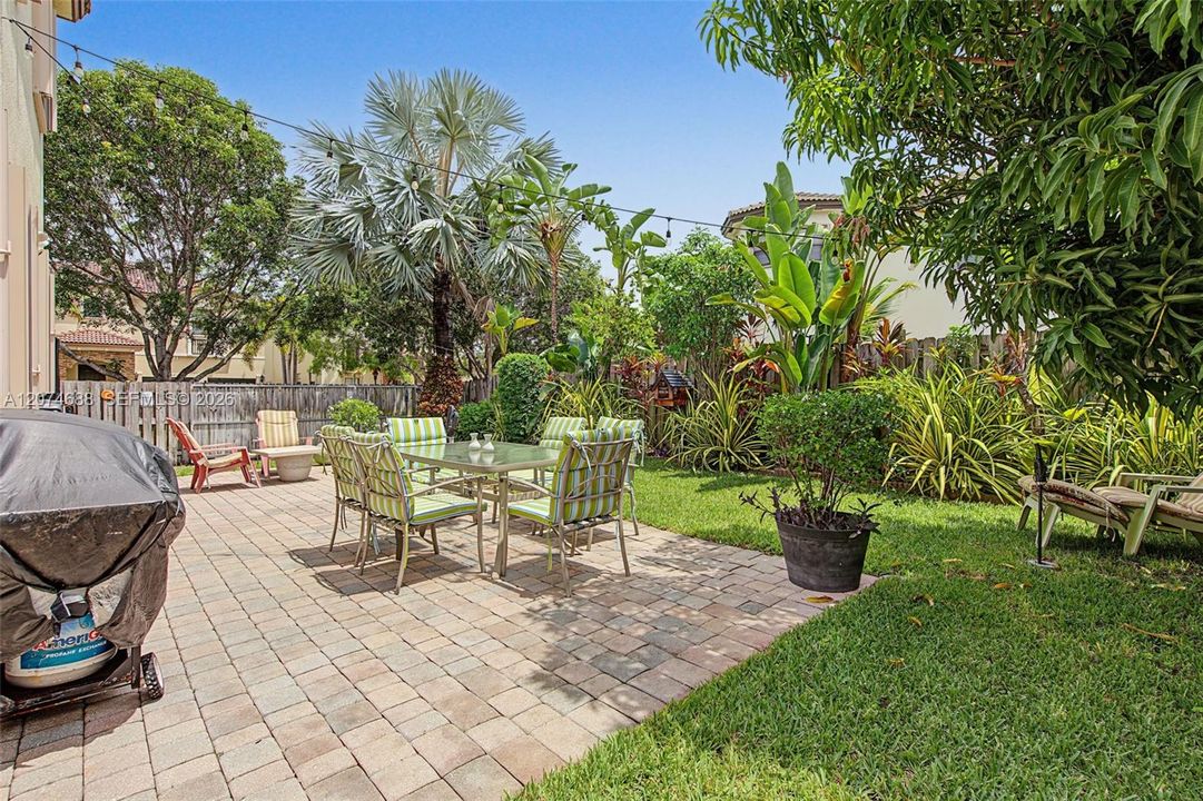For Sale: $625,000 (4 beds, 2 baths, 2537 Square Feet)