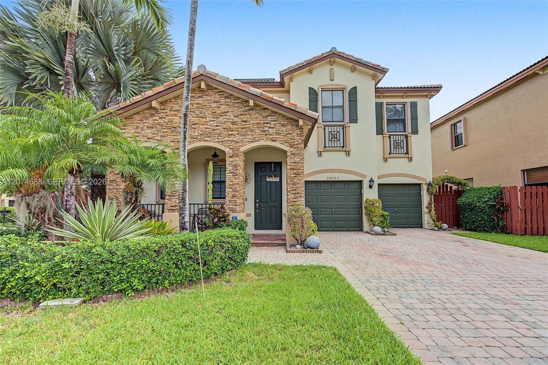For Sale: $625,000 (4 beds, 2 baths, 2537 Square Feet)
