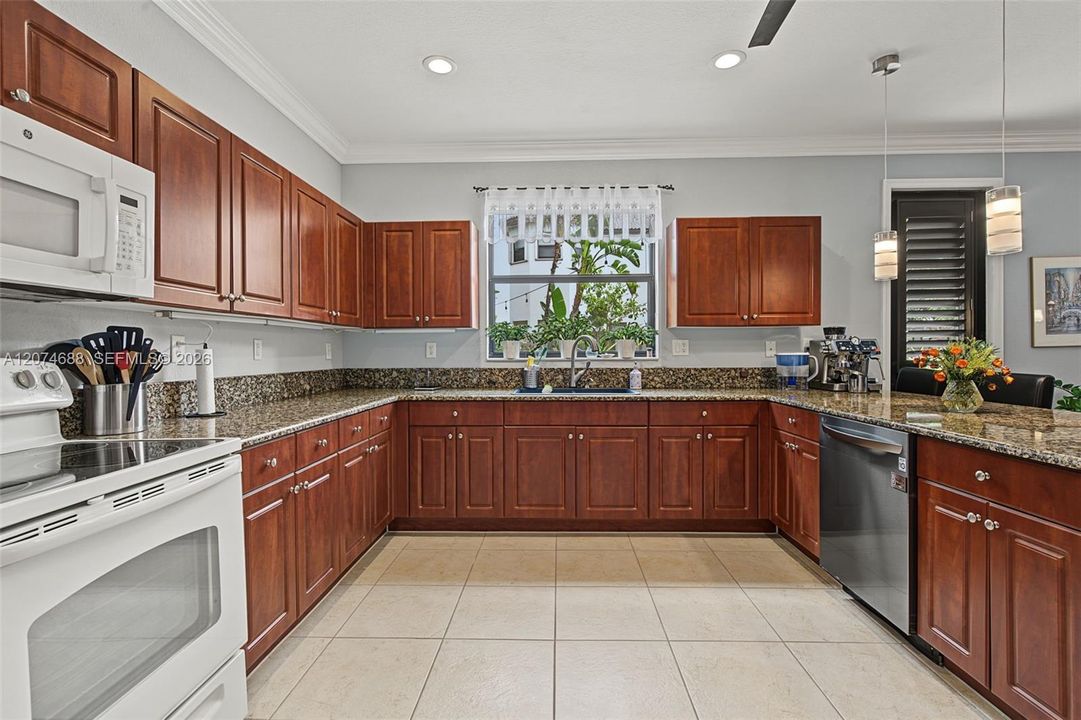 For Sale: $625,000 (4 beds, 2 baths, 2537 Square Feet)