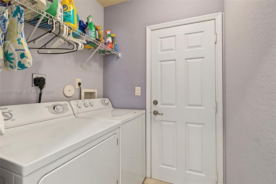 For Sale: $625,000 (4 beds, 2 baths, 2537 Square Feet)