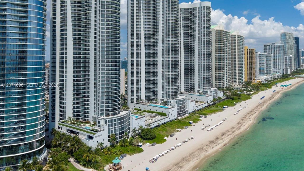 На продажу: $3,100,000 (3 спален, 3 ванн, 2928 Квадратных фут)