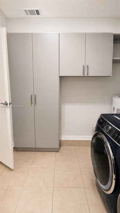 For Rent: $3,900 (3 beds, 3 baths, 1805 Square Feet)