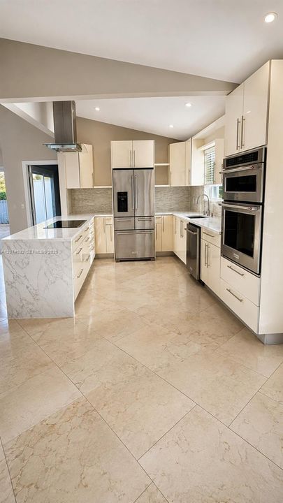 For Rent: $3,900 (3 beds, 3 baths, 1805 Square Feet)