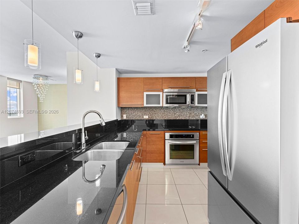 For Rent: $4,450 (2 beds, 2 baths, 1590 Square Feet)
