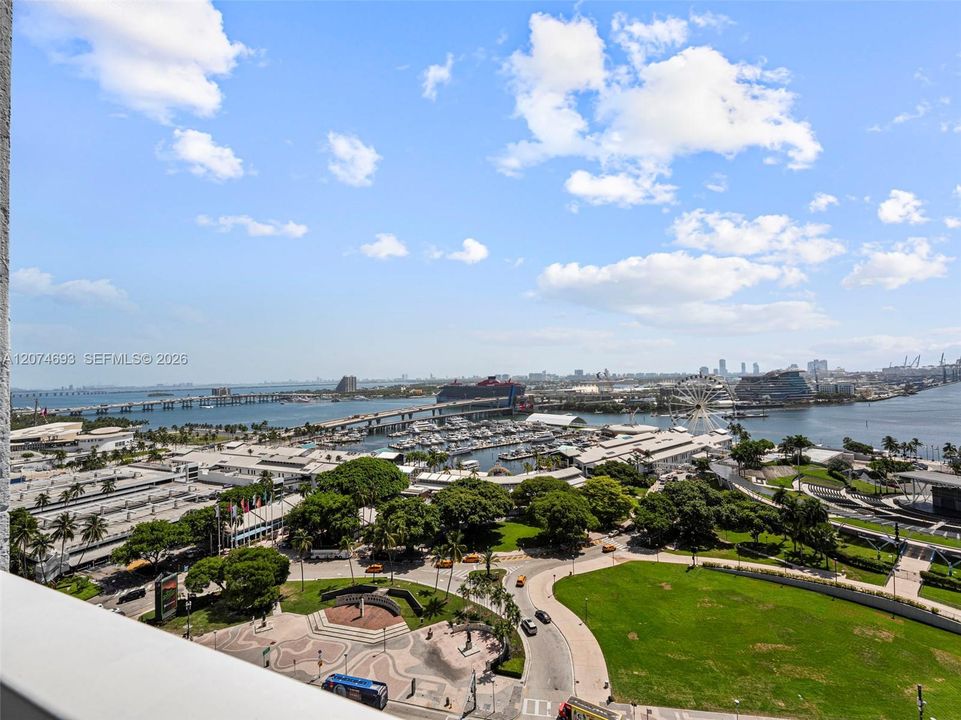 For Rent: $4,450 (2 beds, 2 baths, 1590 Square Feet)