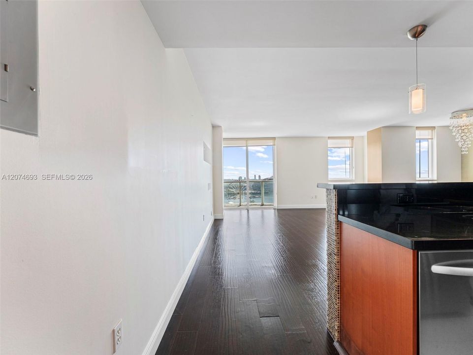 For Rent: $4,450 (2 beds, 2 baths, 1590 Square Feet)