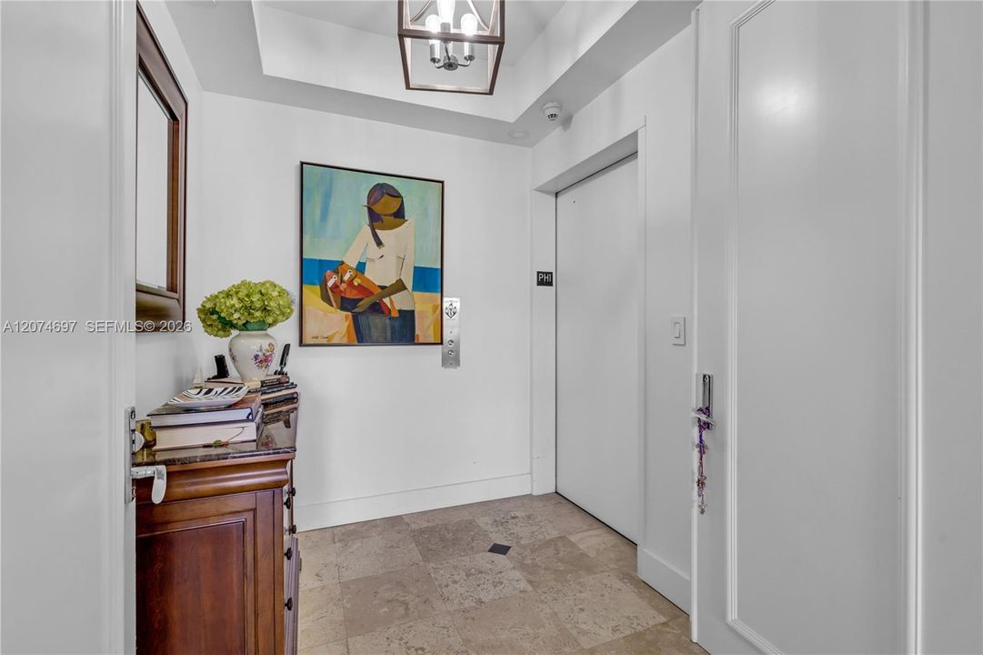 В аренду: $12,500 (2 спален, 2 ванн, 2060 Квадратных фут)