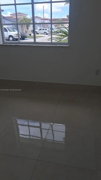 For Rent: $3,200 (3 beds, 2 baths, 1170 Square Feet)