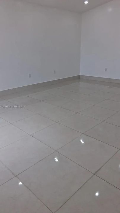 For Rent: $3,200 (3 beds, 2 baths, 1170 Square Feet)