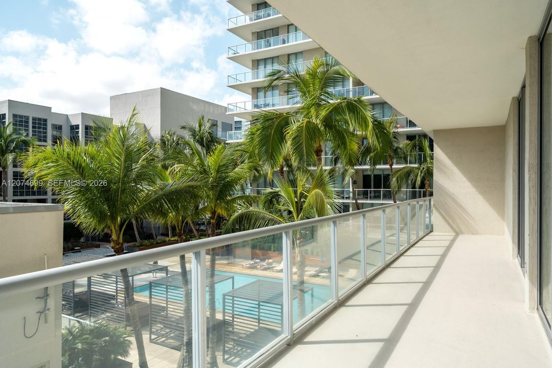 For Rent: $2,950 (1 beds, 1 baths, 697 Square Feet)