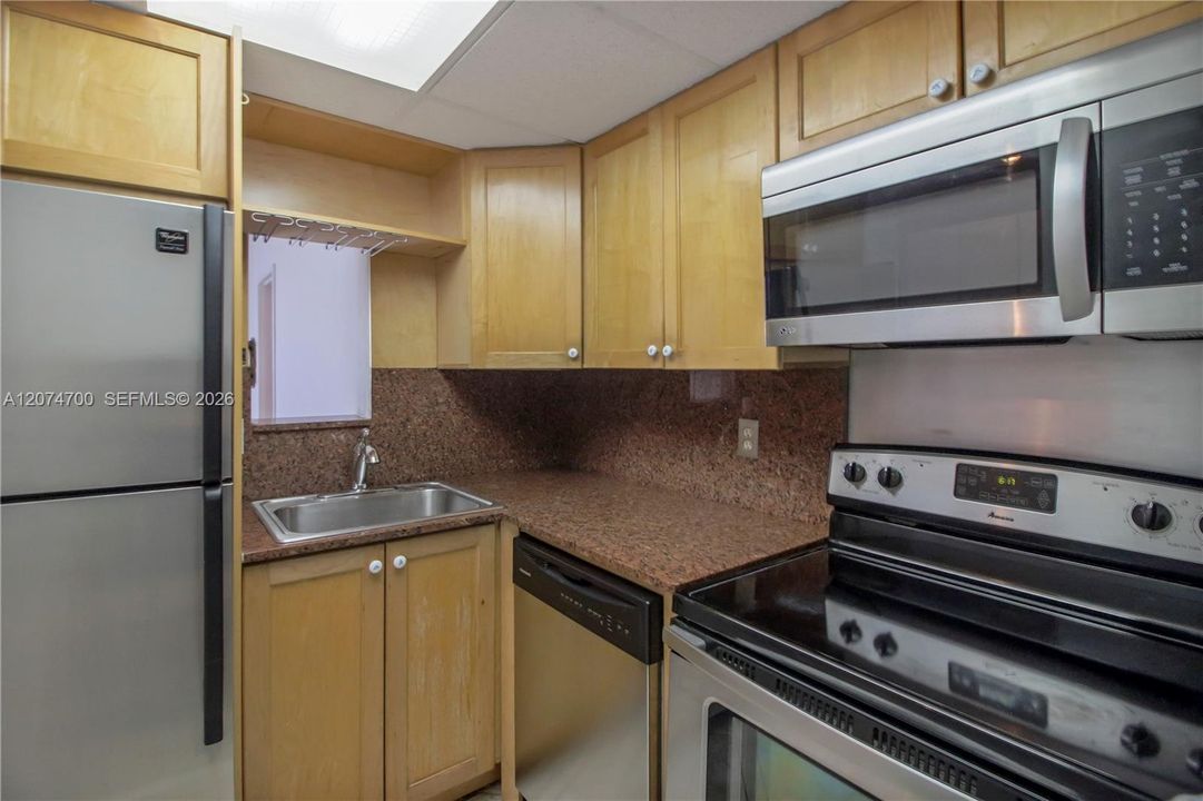 En Venta: $265,000 (0 camas, 1 baños, 530 Pies cuadrados)