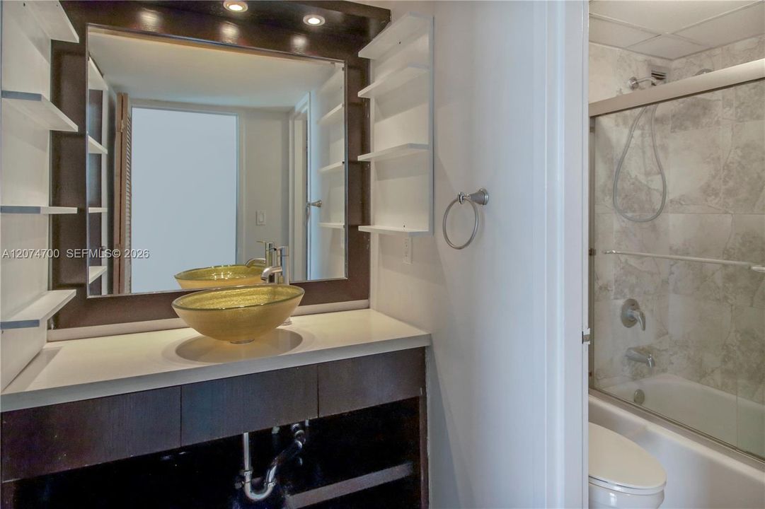 En Venta: $265,000 (0 camas, 1 baños, 530 Pies cuadrados)