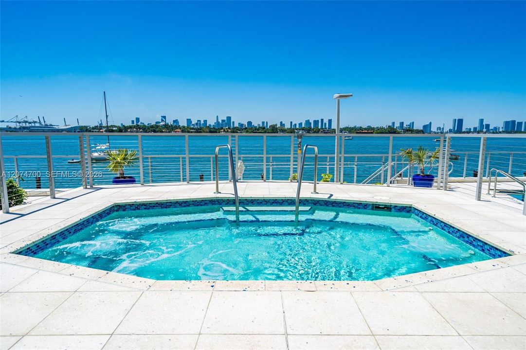 En Venta: $265,000 (0 camas, 1 baños, 530 Pies cuadrados)