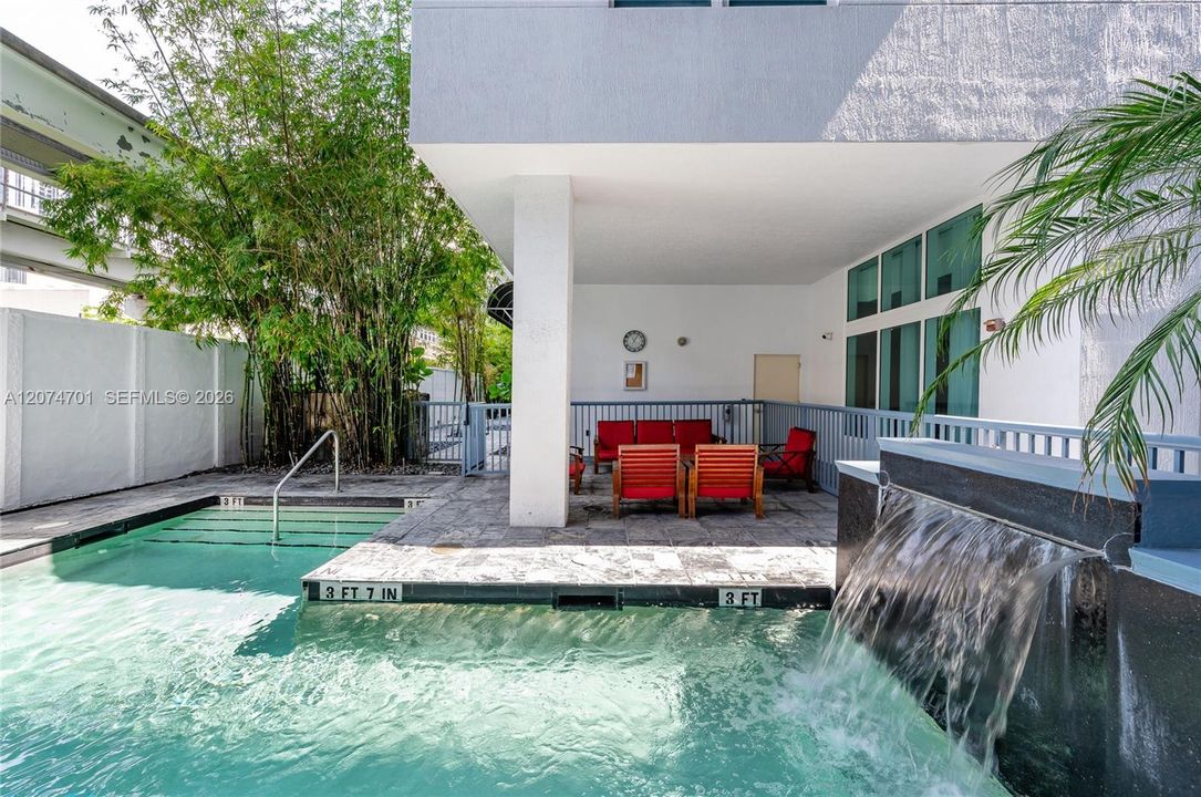 For Rent: $2,650 (1 beds, 1 baths, 685 Square Feet)