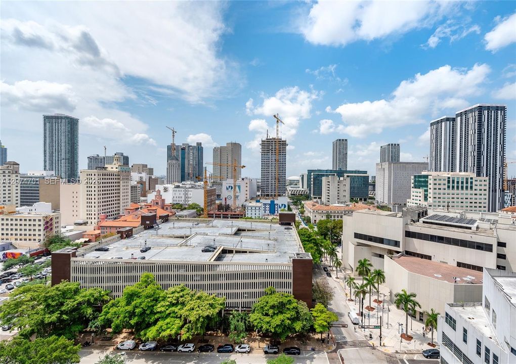 For Rent: $2,650 (1 beds, 1 baths, 685 Square Feet)