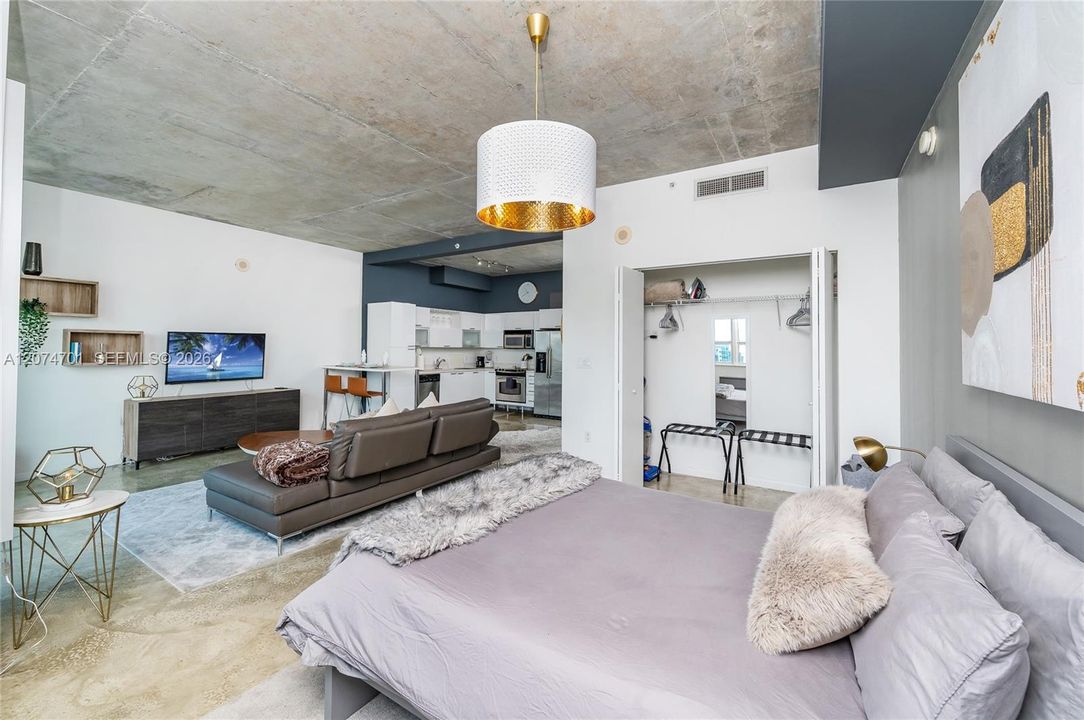 For Rent: $2,650 (1 beds, 1 baths, 685 Square Feet)