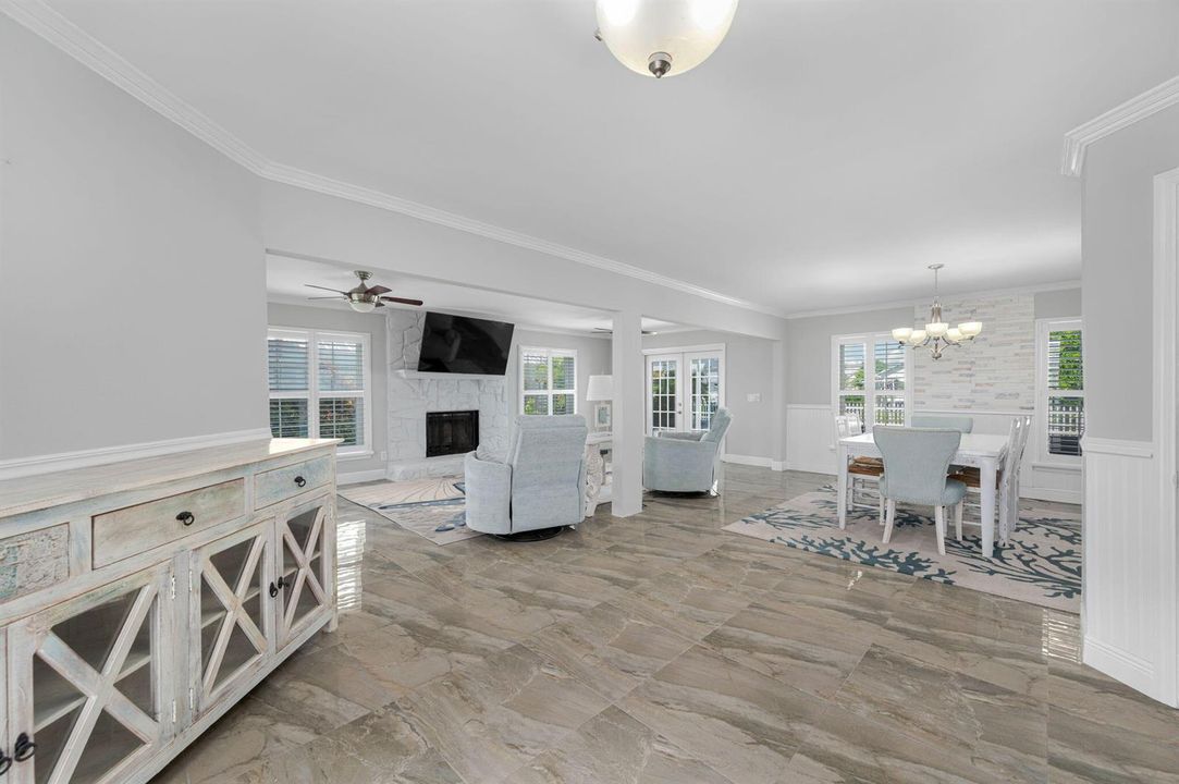 23-web-or-mls-121 Queen Eugenia Ct - 23